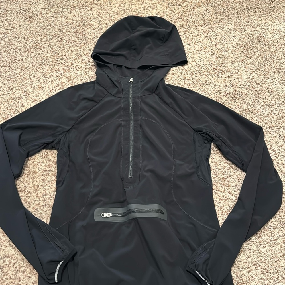 Lululemon pull over running jacket ￼